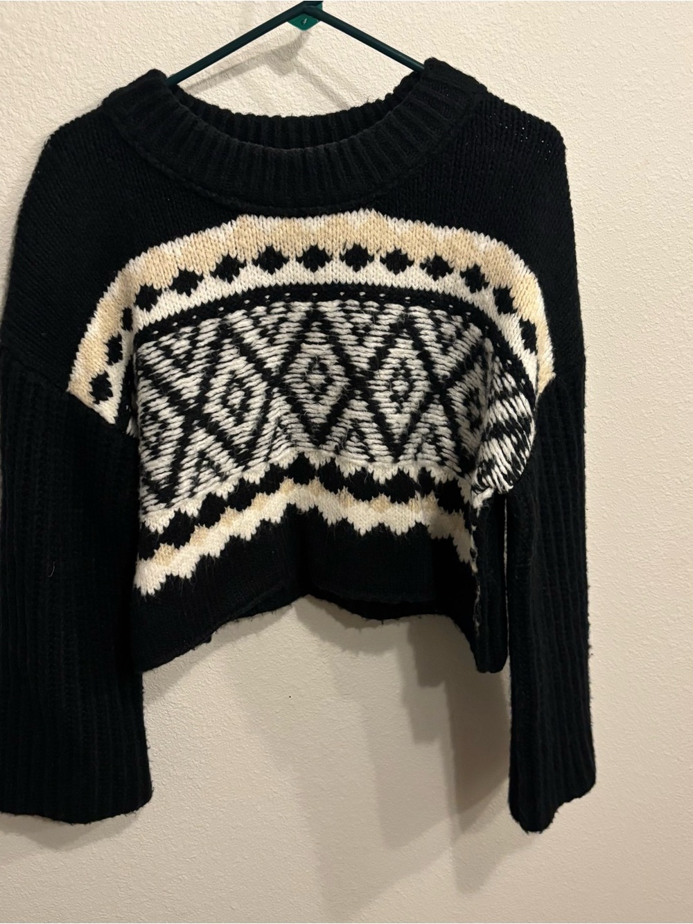 Black & Cream Geometric Knit Sweater - Women's Crewneck